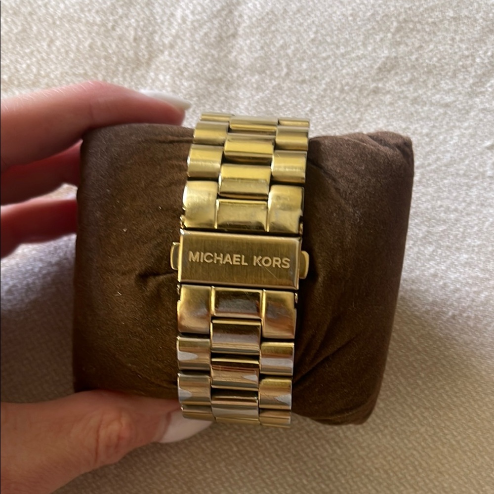 Michael Kors Gold Women's Watch - Picture 2 of 6